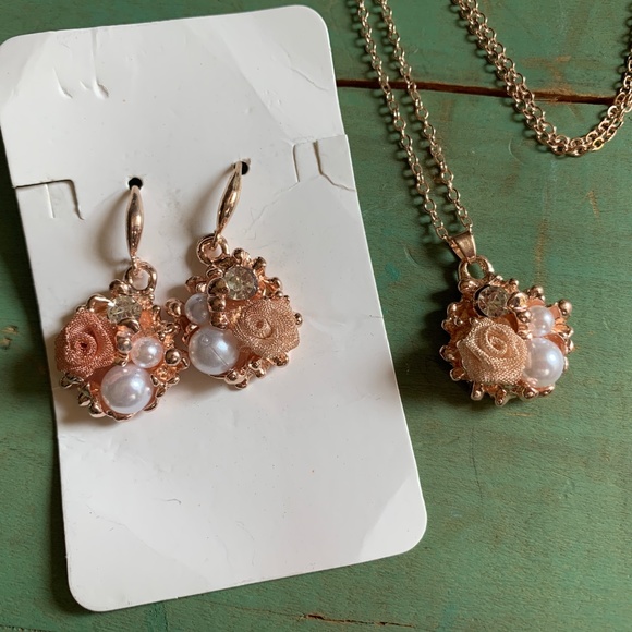 NEW Rose Gold - Elephant Jelly Belly Necklace & Pearl Necklace & Earrings Set - Picture 5 of 6